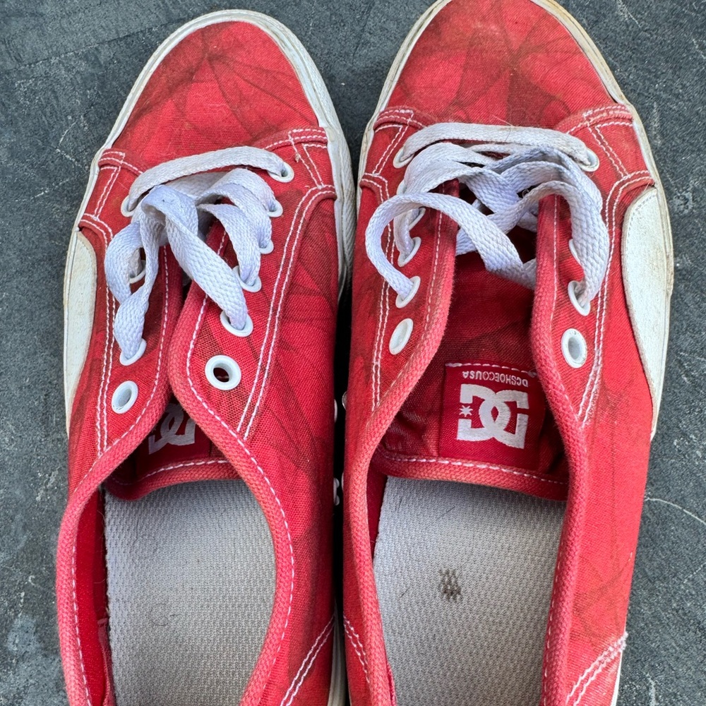 USED SHOES